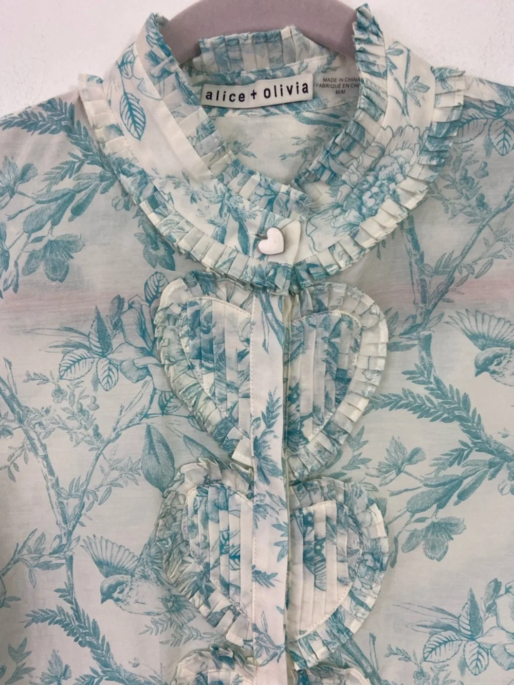 Alice + Olivia Kurt Ruffle Pintuck Blouse Antique Butterfly Off White M Silk - Picture 4 of 11